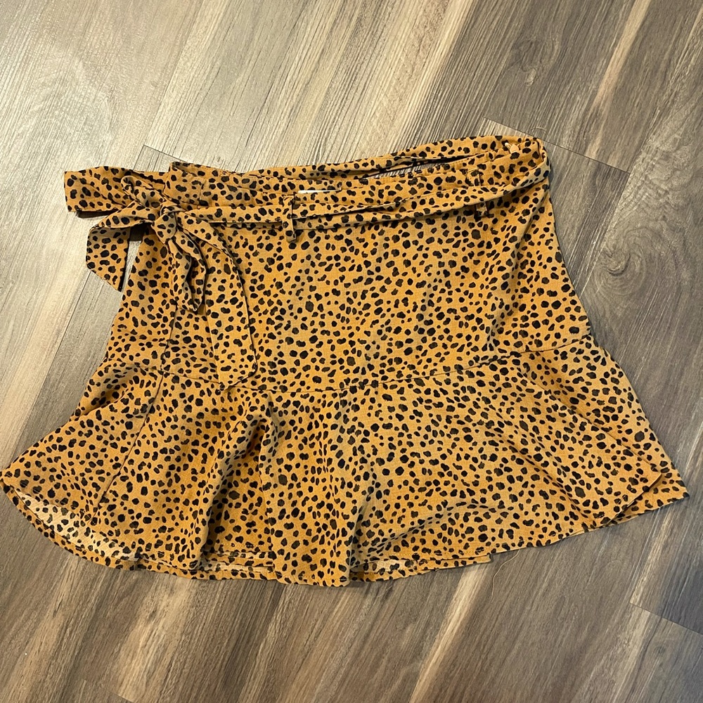 ASOS leopard print skort | Size L